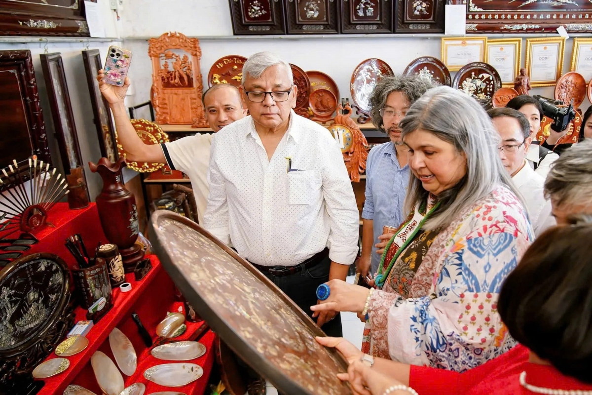 Two more Hanoi craft villages join World Craft Cities Network